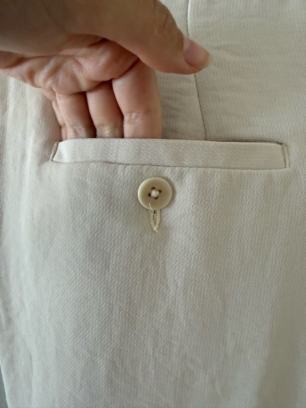 Express Women’s Light Cream Pleated Dress Pants - Picture 10 of 11